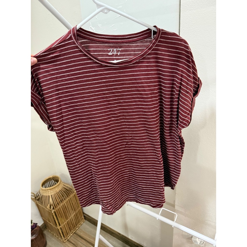Maurices 24/7 Womens Burgundy White Striped Short Sleeve Cuffed T-Shirt Size M